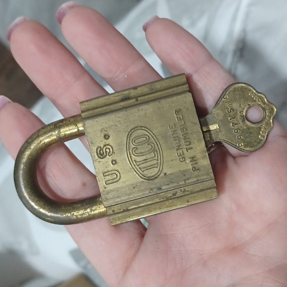 Antique US ILCO Genuine PIN Tumbler padlock with key